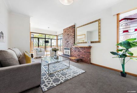 Property Management310 Glengarry Road, Glen Eden - House for Rent - Photo 2