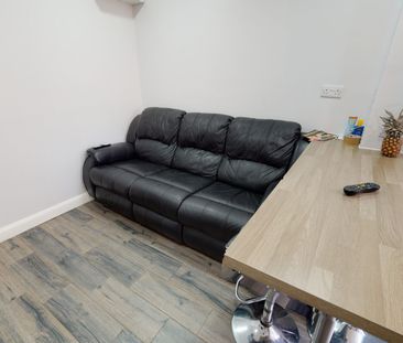 24 Winnie Road Selly Oak - Photo 2