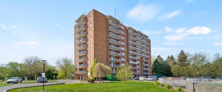Thames Park Tower Apartments | 150 Mary St., Chatham - Photo 1