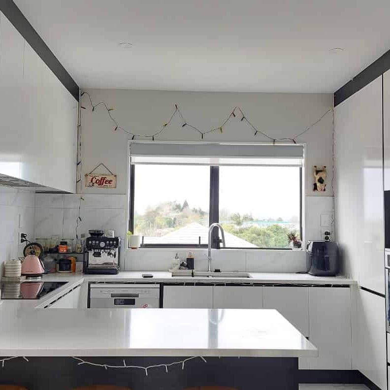 Spacious 5-Bedroom Home with Versatile Living & Stunning Rural Views - Photo 1