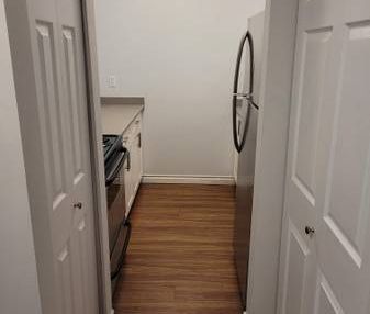 Available Mar 1st - 1 bedroom w/den near Lougheed Mall - Photo 4