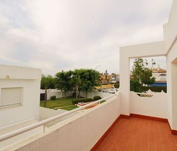 Alquiler de chalet adosado en Centro - Foto 2