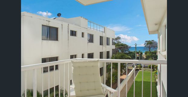 Three-bedroom unit directly opposite the beach in Cotton Tree - Photo 1