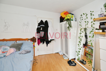 4 bedroom semi-detached house to rent - Photo 2