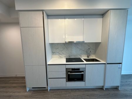 For Lease - 180 Front Street Unit# 4216, Toronto, Ontario - Photo 2
