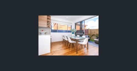 Ultra Contemporary Designer Living - Photo 5