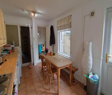 4 bedroom terraced house to rent - Photo 1