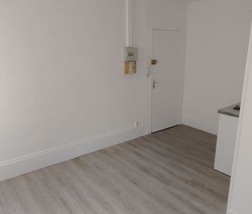 Location Appartement 1 pièce 16m² - Photo 4