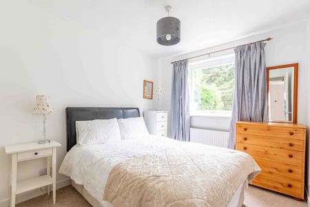 2474L - Gyle Park Gardens, Edinburgh, EH12 8NQ - Photo 3