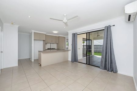 8 Pincer Court, Bushland Beach. - Photo 4