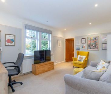 4 bedroom detached house to rent - Photo 2