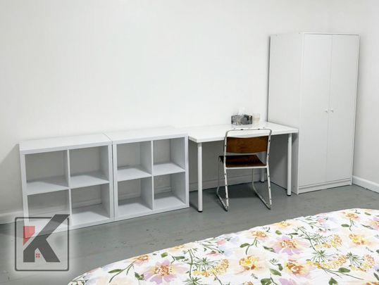 Mooroolbark - Photo 1