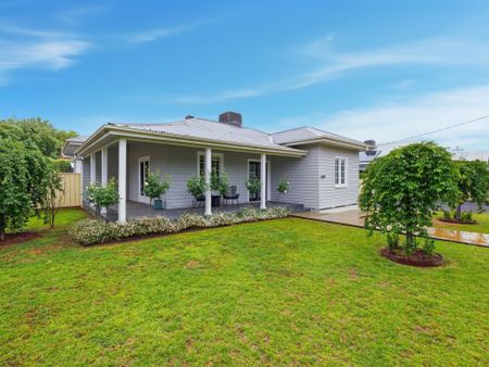 PICTURE PERFECT PROPERTY - Photo 2