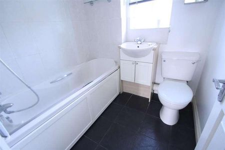 Swallow Close, Chafford Hundred, RM16 - Photo 5