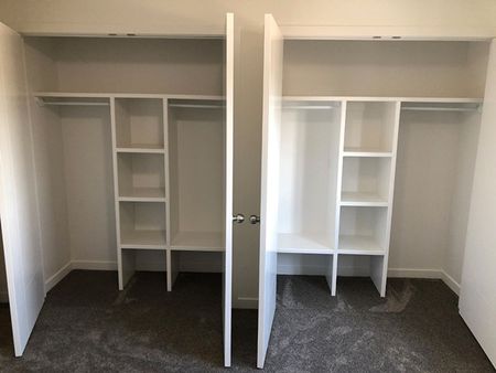 Kensington - 3 Bedroom/2.5 Bathroom - Upper Unit - 231 McArthur Cres - Photo 2