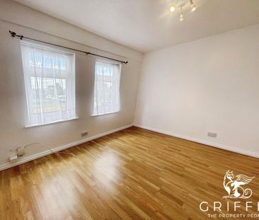 Hobart Road, Tilbury, RM18 - Photo 4