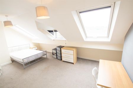 Wrangthorn Avenue, Hyde Park, LS6 1HE, Leeds - Photo 2