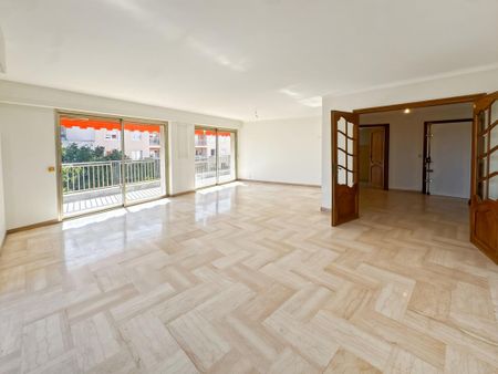 Location Appartement 3 pièces 102m² ANTIBES 06600 - Photo 2