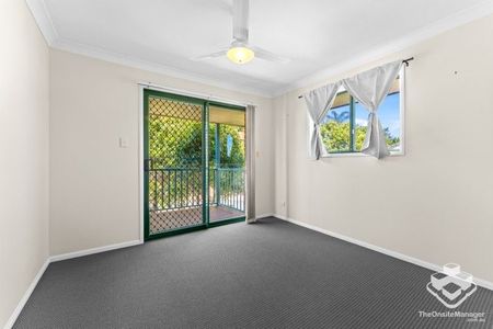 Create ListingSERENITY & RELAXING 3 BEDROOM TOWNHOUSE IN THE HEART OF EIGHT MILE PLAINS - Photo 4