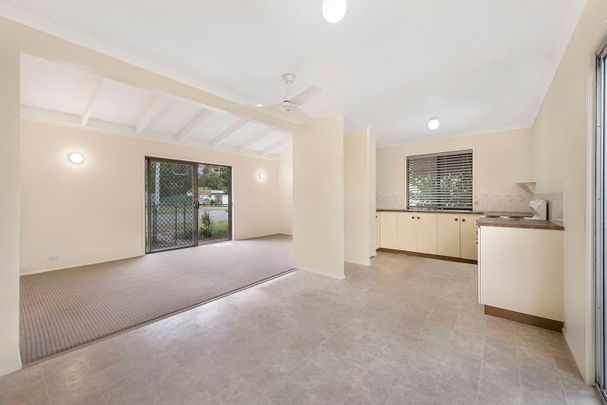 QLD, 22 Dolphin St, 4508, Deception Bay - Photo 1