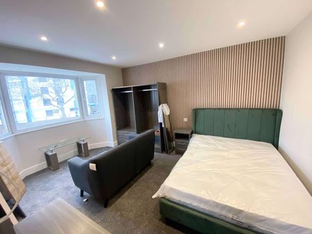 Brand New Luxury En-suite/ Studio Rooms Room 4 - Photo 3