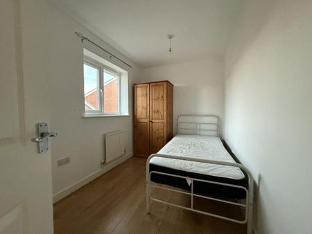 3 bedroom semi-detached house to rent - Photo 4