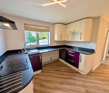 4 bedroom semi-detached bungalow to rent - Photo 5