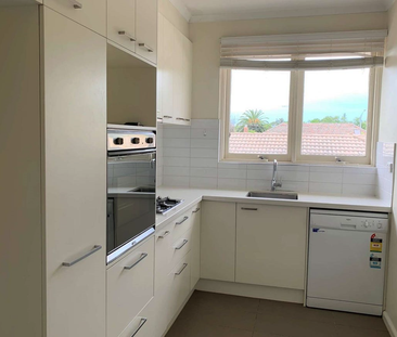 5/5 Willow Grove, Canterbury VIC 3126 - Apartment For Rent | Domain - Photo 4