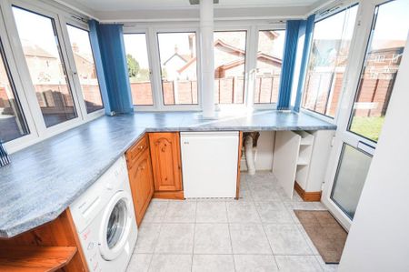 2 bedroom detached bungalow to rent - Photo 3