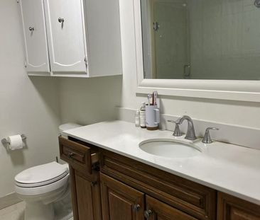 For Lease - 37 Allangrove Crescent Unit# 2nd Floor, Toronto, Ontario - Photo 3