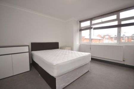 2 bedroom Flat To Let - Photo 4