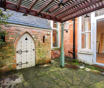 4 bedroom semi-detached house to rent - Photo 2