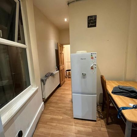 1 Bed Flat, Mostyn Avenue, HA9 - Photo 4