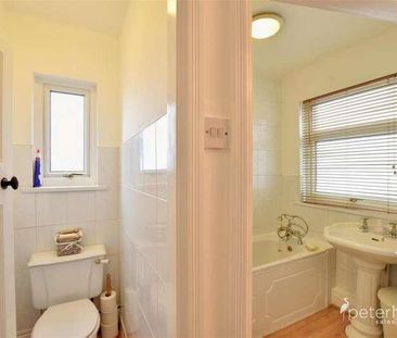 Dunmore Avenue, Seaburn, Sunderland, SR6 - Photo 1