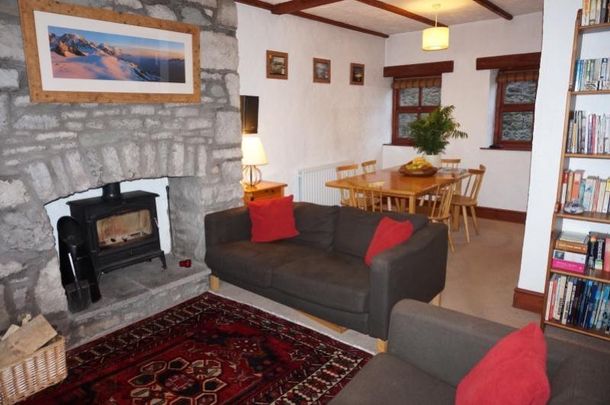 2 bedroom terraced house to rent - Photo 1