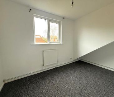 4 bedroom semi-detached bungalow to rent - Photo 5