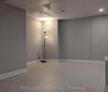 For Lease - 10 Timpson Drive, Aurora, Ontario - Photo 2