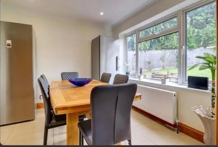 Windmill Drive, High Wycombe - Photo 3