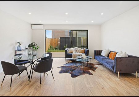 Modern 3BR Townhouse in Bucklands Beach - Photo 2