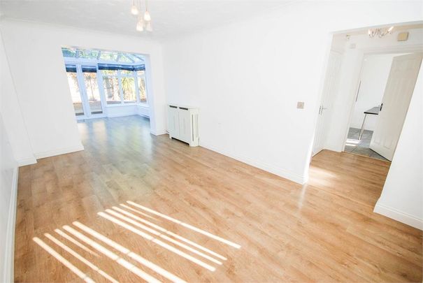 4 bedroom detached house to rent - Photo 1