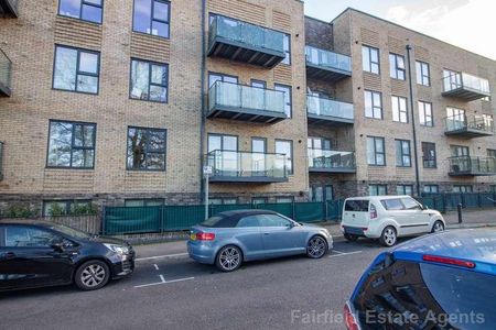 Blackwell Place, South Oxhey, Watford, WD19 - Photo 3