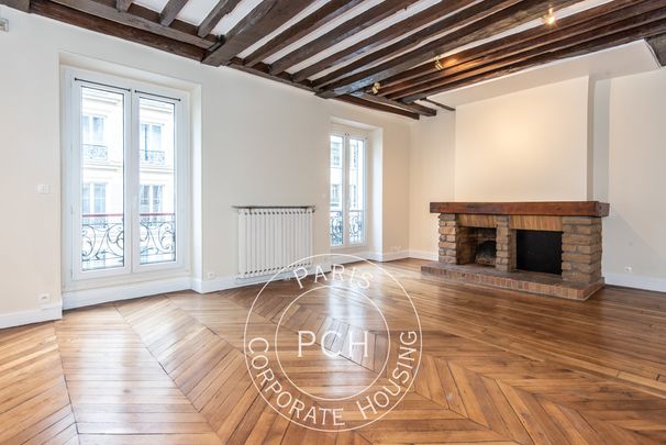 Rue de Bassano, - Photo 1