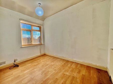 Calverley Moor Avenue, Pudsey - Photo 3