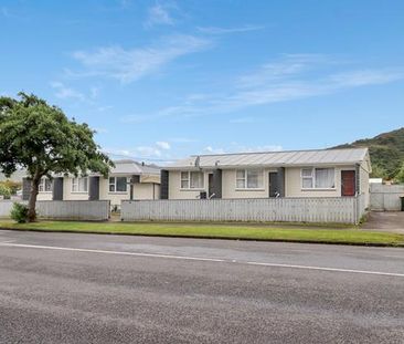 Neat and tidy bedsit - Photo 5
