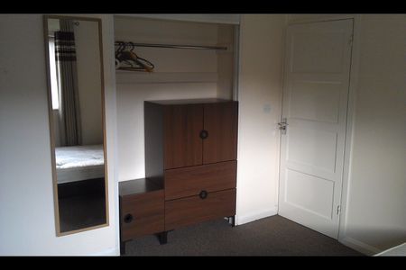 4 Bed Semi-Detached House, Templars Fields, CV4 - Photo 4