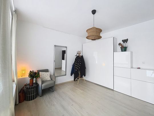 Charmant huis met drie slaapkamers en tuin - Photo 1