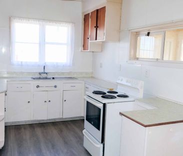 SUNNY AND PRIVATE - Photo 1