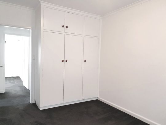 First Floor 2 Bedroom Apartment - Photo 1