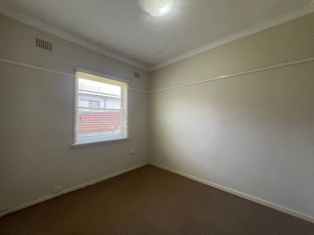Just Listed - Cosy home, Handy location - Photo 3