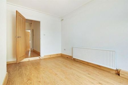 Room in a Shared House, East Road, E15 - Photo 4
